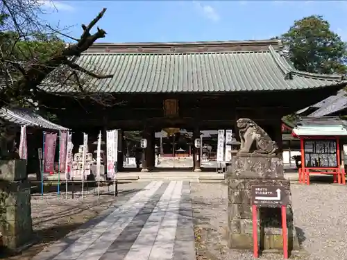 妻沼聖天山歓喜院の山門