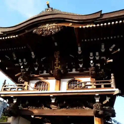 萬満寺の山門・神門