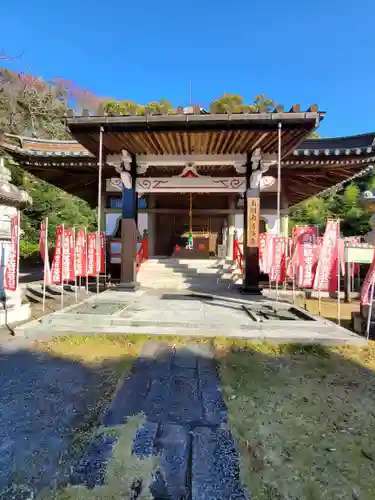 清滝寺の本殿