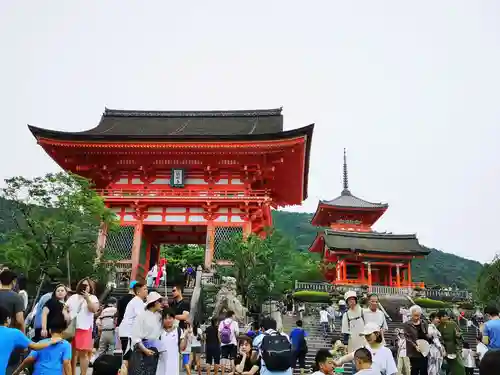 清水寺の山門・神門