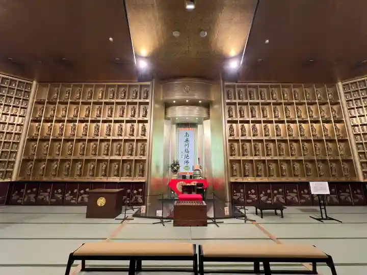 東本願寺本廟 牛久浄苑(牛久大仏)の{uncategorized: "未分類", other: "その他", undefined: "問題あり", building: "その他建物", grave: "お墓", sacred_gate: "鳥居", guardian: "狛犬", statue: "像", buddha: "仏像", history: "歴史", nature: "自然", garden: "庭園", animal: "動物", pagoda: "塔", temizu: "手水舎", mountain_gate: "山門・神門", sanctuary: "本殿・本堂", subordinate: "末社・摂社", art: "芸術", scenery: "景色", jizo: "地蔵", ema: "絵馬", goshuin: "御朱印", omikuji: "おみくじ", items: "授与品その他", amulet: "お守り", goshuincho: "御朱印帳", eats: "食事", festival: "お祭り", votive_dance: "神楽", shichigosan: "七五三参", wedding: "結婚式", experience: "体験その他", initially: "初詣", around: "周辺", anti_infection: "感染症対策"}