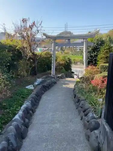 横浜御嶽神社の鳥居