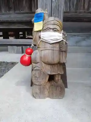 加茂神社の像
