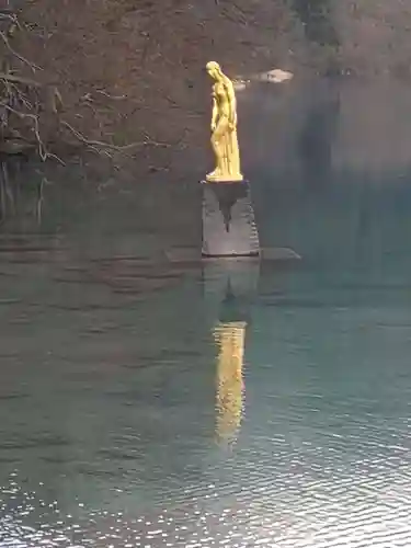 浮木神社の像