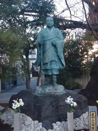 東本願寺の像