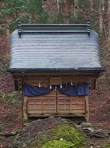 雄山神社中宮祈願殿の末社