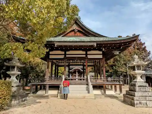 虫生神社の本殿