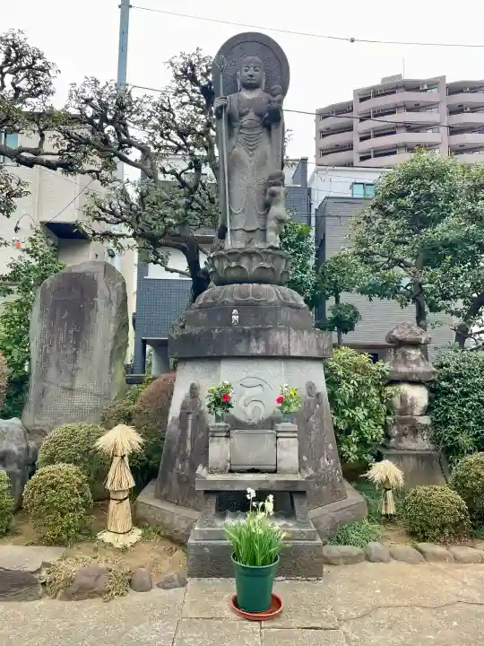 大円寺の{uncategorized: "未分類", other: "その他", undefined: "問題あり", building: "その他建物", grave: "お墓", sacred_gate: "鳥居", guardian: "狛犬", statue: "像", buddha: "仏像", history: "歴史", nature: "自然", garden: "庭園", animal: "動物", pagoda: "塔", temizu: "手水舎", mountain_gate: "山門・神門", sanctuary: "本殿・本堂", subordinate: "末社・摂社", art: "芸術", scenery: "景色", jizo: "地蔵", ema: "絵馬", goshuin: "御朱印", omikuji: "おみくじ", items: "授与品その他", amulet: "お守り", goshuincho: "御朱印帳", eats: "食事", festival: "お祭り", votive_dance: "神楽", shichigosan: "七五三参", wedding: "結婚式", experience: "体験その他", initially: "初詣", around: "周辺", anti_infection: "感染症対策"}