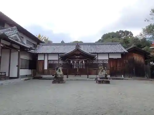 天高市神社の本殿