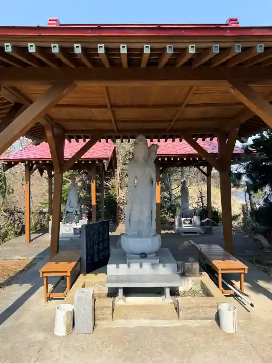 御宮野地蔵尊の{uncategorized: "未分類", other: "その他", undefined: "問題あり", building: "その他建物", grave: "お墓", sacred_gate: "鳥居", guardian: "狛犬", statue: "像", buddha: "仏像", history: "歴史", nature: "自然", garden: "庭園", animal: "動物", pagoda: "塔", temizu: "手水舎", mountain_gate: "山門・神門", sanctuary: "本殿・本堂", subordinate: "末社・摂社", art: "芸術", scenery: "景色", jizo: "地蔵", ema: "絵馬", goshuin: "御朱印", omikuji: "おみくじ", items: "授与品その他", amulet: "お守り", goshuincho: "御朱印帳", eats: "食事", festival: "お祭り", votive_dance: "神楽", shichigosan: "七五三参", wedding: "結婚式", experience: "体験その他", initially: "初詣", around: "周辺", anti_infection: "感染症対策"}