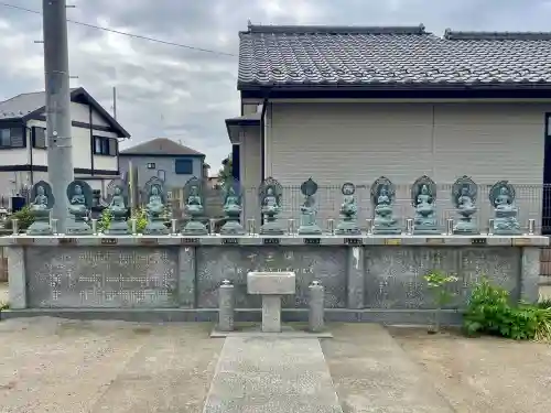 多聞寺の{uncategorized: "未分類", other: "その他", undefined: "問題あり", building: "その他建物", grave: "お墓", sacred_gate: "鳥居", guardian: "狛犬", statue: "像", buddha: "仏像", history: "歴史", nature: "自然", garden: "庭園", animal: "動物", pagoda: "塔", temizu: "手水舎", mountain_gate: "山門・神門", sanctuary: "本殿・本堂", subordinate: "末社・摂社", art: "芸術", scenery: "景色", jizo: "地蔵", ema: "絵馬", goshuin: "御朱印", omikuji: "おみくじ", items: "授与品その他", amulet: "お守り", goshuincho: "御朱印帳", eats: "食事", festival: "お祭り", votive_dance: "神楽", shichigosan: "七五三参", wedding: "結婚式", experience: "体験その他", initially: "初詣", around: "周辺", anti_infection: "感染症対策"}