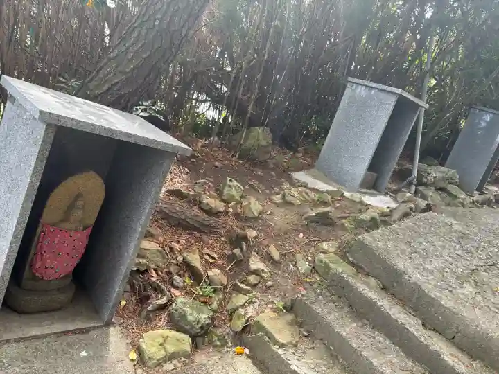 龍松山 呑海院の{uncategorized: "未分類", other: "その他", undefined: "問題あり", building: "その他建物", grave: "お墓", sacred_gate: "鳥居", guardian: "狛犬", statue: "像", buddha: "仏像", history: "歴史", nature: "自然", garden: "庭園", animal: "動物", pagoda: "塔", temizu: "手水舎", mountain_gate: "山門・神門", sanctuary: "本殿・本堂", subordinate: "末社・摂社", art: "芸術", scenery: "景色", jizo: "地蔵", ema: "絵馬", goshuin: "御朱印", omikuji: "おみくじ", items: "授与品その他", amulet: "お守り", goshuincho: "御朱印帳", eats: "食事", festival: "お祭り", votive_dance: "神楽", shichigosan: "七五三参", wedding: "結婚式", experience: "体験その他", initially: "初詣", around: "周辺", anti_infection: "感染症対策"}