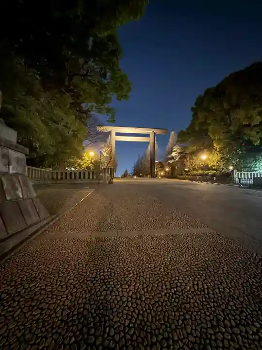 靖國神社の{uncategorized: "未分類", other: "その他", undefined: "問題あり", building: "その他建物", grave: "お墓", sacred_gate: "鳥居", guardian: "狛犬", statue: "像", buddha: "仏像", history: "歴史", nature: "自然", garden: "庭園", animal: "動物", pagoda: "塔", temizu: "手水舎", mountain_gate: "山門・神門", sanctuary: "本殿・本堂", subordinate: "末社・摂社", art: "芸術", scenery: "景色", jizo: "地蔵", ema: "絵馬", goshuin: "御朱印", omikuji: "おみくじ", items: "授与品その他", amulet: "お守り", goshuincho: "御朱印帳", eats: "食事", festival: "お祭り", votive_dance: "神楽", shichigosan: "七五三参", wedding: "結婚式", experience: "体験その他", initially: "初詣", around: "周辺", anti_infection: "感染症対策"}