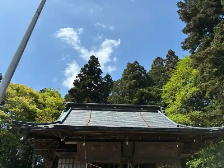 今市瀧尾神社の{uncategorized: "未分類", other: "その他", undefined: "問題あり", building: "その他建物", grave: "お墓", sacred_gate: "鳥居", guardian: "狛犬", statue: "像", buddha: "仏像", history: "歴史", nature: "自然", garden: "庭園", animal: "動物", pagoda: "塔", temizu: "手水舎", mountain_gate: "山門・神門", sanctuary: "本殿・本堂", subordinate: "末社・摂社", art: "芸術", scenery: "景色", jizo: "地蔵", ema: "絵馬", goshuin: "御朱印", omikuji: "おみくじ", items: "授与品その他", amulet: "お守り", goshuincho: "御朱印帳", eats: "食事", festival: "お祭り", votive_dance: "神楽", shichigosan: "七五三参", wedding: "結婚式", experience: "体験その他", initially: "初詣", around: "周辺", anti_infection: "感染症対策"}