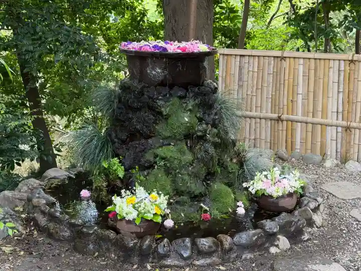 武蔵一宮氷川神社の{uncategorized: "未分類", other: "その他", undefined: "問題あり", building: "その他建物", grave: "お墓", sacred_gate: "鳥居", guardian: "狛犬", statue: "像", buddha: "仏像", history: "歴史", nature: "自然", garden: "庭園", animal: "動物", pagoda: "塔", temizu: "手水舎", mountain_gate: "山門・神門", sanctuary: "本殿・本堂", subordinate: "末社・摂社", art: "芸術", scenery: "景色", jizo: "地蔵", ema: "絵馬", goshuin: "御朱印", omikuji: "おみくじ", items: "授与品その他", amulet: "お守り", goshuincho: "御朱印帳", eats: "食事", festival: "お祭り", votive_dance: "神楽", shichigosan: "七五三参", wedding: "結婚式", experience: "体験その他", initially: "初詣", around: "周辺", anti_infection: "感染症対策"}