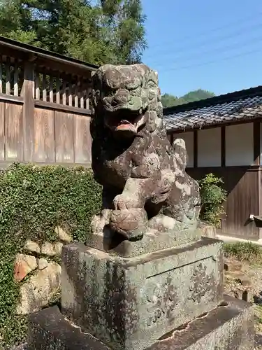 子安神社（勝原）の狛犬