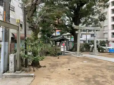 八幡神社の{uncategorized: "未分類", other: "その他", undefined: "問題あり", building: "その他建物", grave: "お墓", sacred_gate: "鳥居", guardian: "狛犬", statue: "像", buddha: "仏像", history: "歴史", nature: "自然", garden: "庭園", animal: "動物", pagoda: "塔", temizu: "手水舎", mountain_gate: "山門・神門", sanctuary: "本殿・本堂", subordinate: "末社・摂社", art: "芸術", scenery: "景色", jizo: "地蔵", ema: "絵馬", goshuin: "御朱印", omikuji: "おみくじ", items: "授与品その他", amulet: "お守り", goshuincho: "御朱印帳", eats: "食事", festival: "お祭り", votive_dance: "神楽", shichigosan: "七五三参", wedding: "結婚式", experience: "体験その他", initially: "初詣", around: "周辺", anti_infection: "感染症対策"}