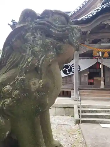 額神社の狛犬