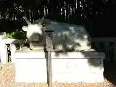 神明社の像