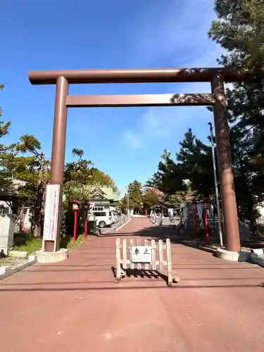 発寒神社の{uncategorized: "未分類", other: "その他", undefined: "問題あり", building: "その他建物", grave: "お墓", sacred_gate: "鳥居", guardian: "狛犬", statue: "像", buddha: "仏像", history: "歴史", nature: "自然", garden: "庭園", animal: "動物", pagoda: "塔", temizu: "手水舎", mountain_gate: "山門・神門", sanctuary: "本殿・本堂", subordinate: "末社・摂社", art: "芸術", scenery: "景色", jizo: "地蔵", ema: "絵馬", goshuin: "御朱印", omikuji: "おみくじ", items: "授与品その他", amulet: "お守り", goshuincho: "御朱印帳", eats: "食事", festival: "お祭り", votive_dance: "神楽", shichigosan: "七五三参", wedding: "結婚式", experience: "体験その他", initially: "初詣", around: "周辺", anti_infection: "感染症対策"}