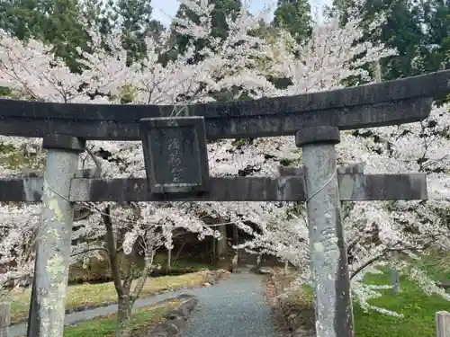 岡谷稲荷神社の鳥居