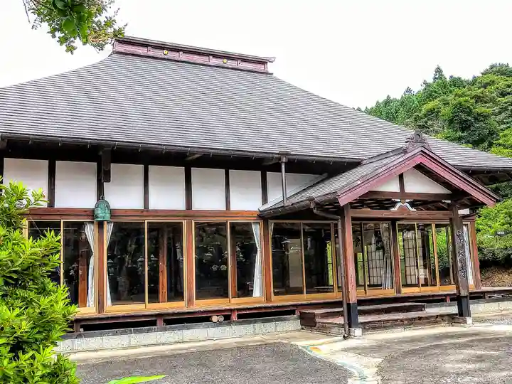 葉坂寺の本殿・本堂