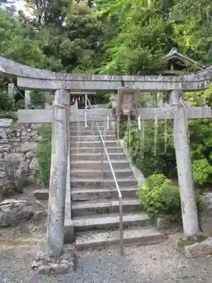 石座神社の鳥居