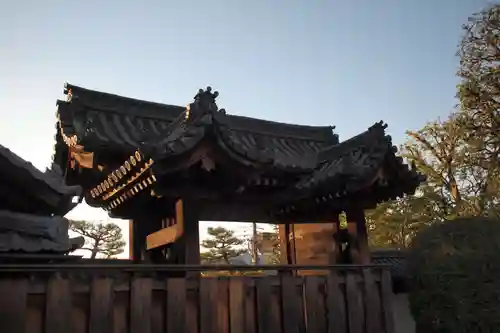 蓮華王院（三十三間堂）の山門・神門