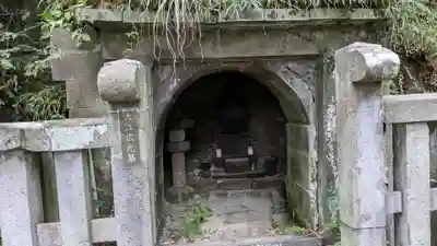 法華堂跡（源頼朝墓・北条義時墓）のお墓