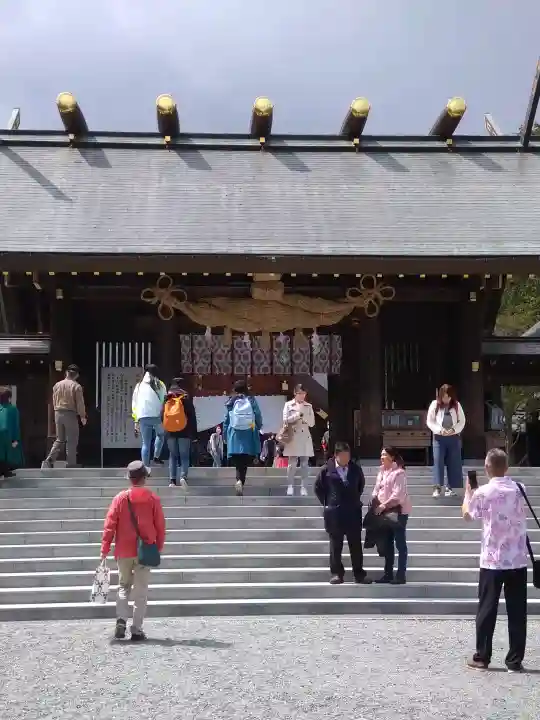 北海道神宮の{uncategorized: "未分類", other: "その他", undefined: "問題あり", building: "その他建物", grave: "お墓", sacred_gate: "鳥居", guardian: "狛犬", statue: "像", buddha: "仏像", history: "歴史", nature: "自然", garden: "庭園", animal: "動物", pagoda: "塔", temizu: "手水舎", mountain_gate: "山門・神門", sanctuary: "本殿・本堂", subordinate: "末社・摂社", art: "芸術", scenery: "景色", jizo: "地蔵", ema: "絵馬", goshuin: "御朱印", omikuji: "おみくじ", items: "授与品その他", amulet: "お守り", goshuincho: "御朱印帳", eats: "食事", festival: "お祭り", votive_dance: "神楽", shichigosan: "七五三参", wedding: "結婚式", experience: "体験その他", initially: "初詣", around: "周辺", anti_infection: "感染症対策"}