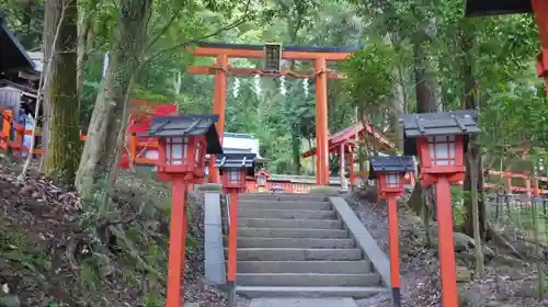 櫟谷宗像神社（松尾大社摂社）の鳥居