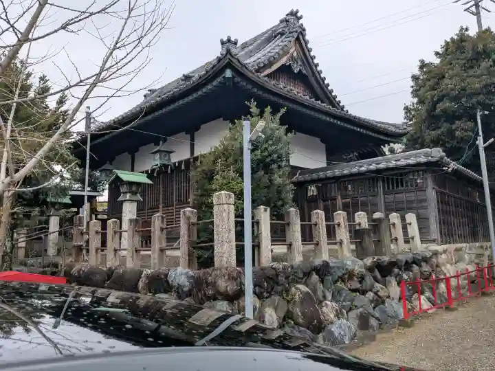 桑名神明社の{uncategorized: "未分類", other: "その他", undefined: "問題あり", building: "その他建物", grave: "お墓", sacred_gate: "鳥居", guardian: "狛犬", statue: "像", buddha: "仏像", history: "歴史", nature: "自然", garden: "庭園", animal: "動物", pagoda: "塔", temizu: "手水舎", mountain_gate: "山門・神門", sanctuary: "本殿・本堂", subordinate: "末社・摂社", art: "芸術", scenery: "景色", jizo: "地蔵", ema: "絵馬", goshuin: "御朱印", omikuji: "おみくじ", items: "授与品その他", amulet: "お守り", goshuincho: "御朱印帳", eats: "食事", festival: "お祭り", votive_dance: "神楽", shichigosan: "七五三参", wedding: "結婚式", experience: "体験その他", initially: "初詣", around: "周辺", anti_infection: "感染症対策"}