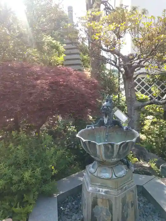 成就院の手水舎