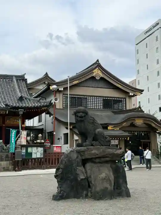 浅草神社の{uncategorized: "未分類", other: "その他", undefined: "問題あり", building: "その他建物", grave: "お墓", sacred_gate: "鳥居", guardian: "狛犬", statue: "像", buddha: "仏像", history: "歴史", nature: "自然", garden: "庭園", animal: "動物", pagoda: "塔", temizu: "手水舎", mountain_gate: "山門・神門", sanctuary: "本殿・本堂", subordinate: "末社・摂社", art: "芸術", scenery: "景色", jizo: "地蔵", ema: "絵馬", goshuin: "御朱印", omikuji: "おみくじ", items: "授与品その他", amulet: "お守り", goshuincho: "御朱印帳", eats: "食事", festival: "お祭り", votive_dance: "神楽", shichigosan: "七五三参", wedding: "結婚式", experience: "体験その他", initially: "初詣", around: "周辺", anti_infection: "感染症対策"}