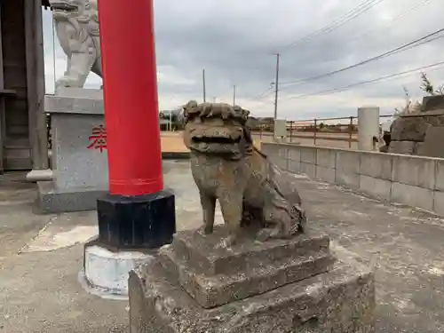 神社（名称不明）の狛犬