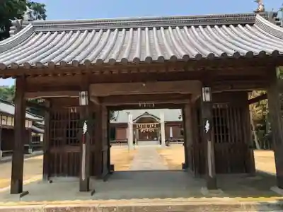 石田神社の山門・神門