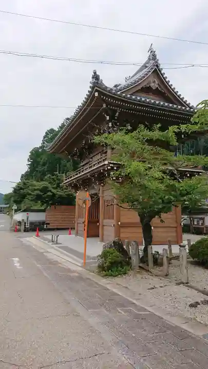 丹生神社の山門・神門
