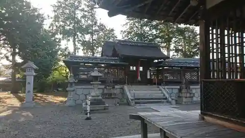 浅殿神社の本殿・本堂