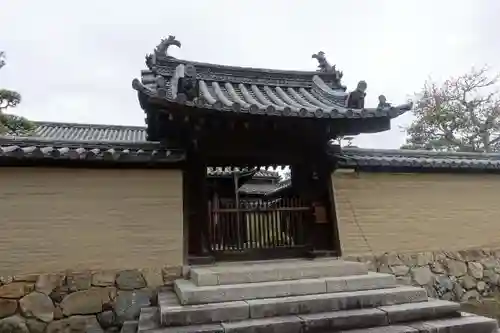 中院の山門・神門