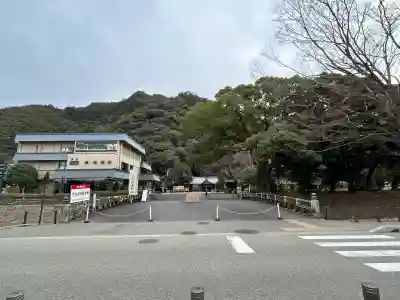 岐阜護國神社の{uncategorized: "未分類", other: "その他", undefined: "問題あり", building: "その他建物", grave: "お墓", sacred_gate: "鳥居", guardian: "狛犬", statue: "像", buddha: "仏像", history: "歴史", nature: "自然", garden: "庭園", animal: "動物", pagoda: "塔", temizu: "手水舎", mountain_gate: "山門・神門", sanctuary: "本殿・本堂", subordinate: "末社・摂社", art: "芸術", scenery: "景色", jizo: "地蔵", ema: "絵馬", goshuin: "御朱印", omikuji: "おみくじ", items: "授与品その他", amulet: "お守り", goshuincho: "御朱印帳", eats: "食事", festival: "お祭り", votive_dance: "神楽", shichigosan: "七五三参", wedding: "結婚式", experience: "体験その他", initially: "初詣", around: "周辺", anti_infection: "感染症対策"}
