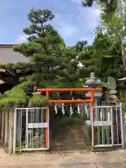 荒井神社の庭園