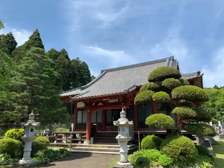 神宮寺の本殿・本堂