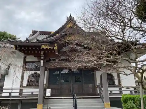 妙隆寺の本殿・本堂