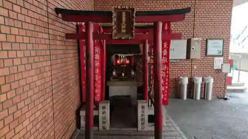 演舞場稲荷大明神の鳥居