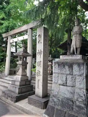 神明社の鳥居