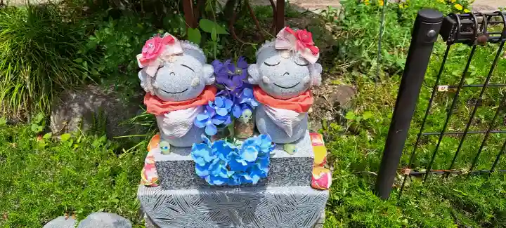 陽林寺の{uncategorized: "未分類", other: "その他", undefined: "問題あり", building: "その他建物", grave: "お墓", sacred_gate: "鳥居", guardian: "狛犬", statue: "像", buddha: "仏像", history: "歴史", nature: "自然", garden: "庭園", animal: "動物", pagoda: "塔", temizu: "手水舎", mountain_gate: "山門・神門", sanctuary: "本殿・本堂", subordinate: "末社・摂社", art: "芸術", scenery: "景色", jizo: "地蔵", ema: "絵馬", goshuin: "御朱印", omikuji: "おみくじ", items: "授与品その他", amulet: "お守り", goshuincho: "御朱印帳", eats: "食事", festival: "お祭り", votive_dance: "神楽", shichigosan: "七五三参", wedding: "結婚式", experience: "体験その他", initially: "初詣", around: "周辺", anti_infection: "感染症対策"}