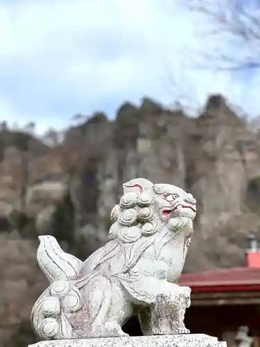 密岩神社里宮の狛犬