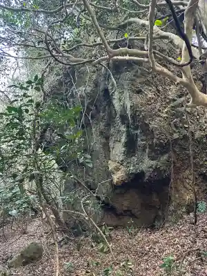 立石神社の{uncategorized: "未分類", other: "その他", undefined: "問題あり", building: "その他建物", grave: "お墓", sacred_gate: "鳥居", guardian: "狛犬", statue: "像", buddha: "仏像", history: "歴史", nature: "自然", garden: "庭園", animal: "動物", pagoda: "塔", temizu: "手水舎", mountain_gate: "山門・神門", sanctuary: "本殿・本堂", subordinate: "末社・摂社", art: "芸術", scenery: "景色", jizo: "地蔵", ema: "絵馬", goshuin: "御朱印", omikuji: "おみくじ", items: "授与品その他", amulet: "お守り", goshuincho: "御朱印帳", eats: "食事", festival: "お祭り", votive_dance: "神楽", shichigosan: "七五三参", wedding: "結婚式", experience: "体験その他", initially: "初詣", around: "周辺", anti_infection: "感染症対策"}