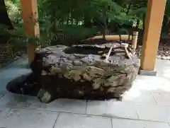 渭伊神社の手水