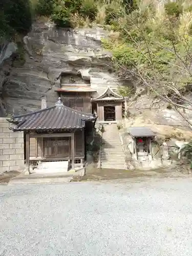 那古寺の末社